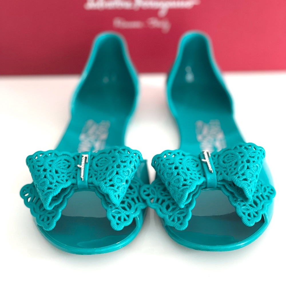 Salvatore Ferragamo Aqua Jelly Flats Bow size 8